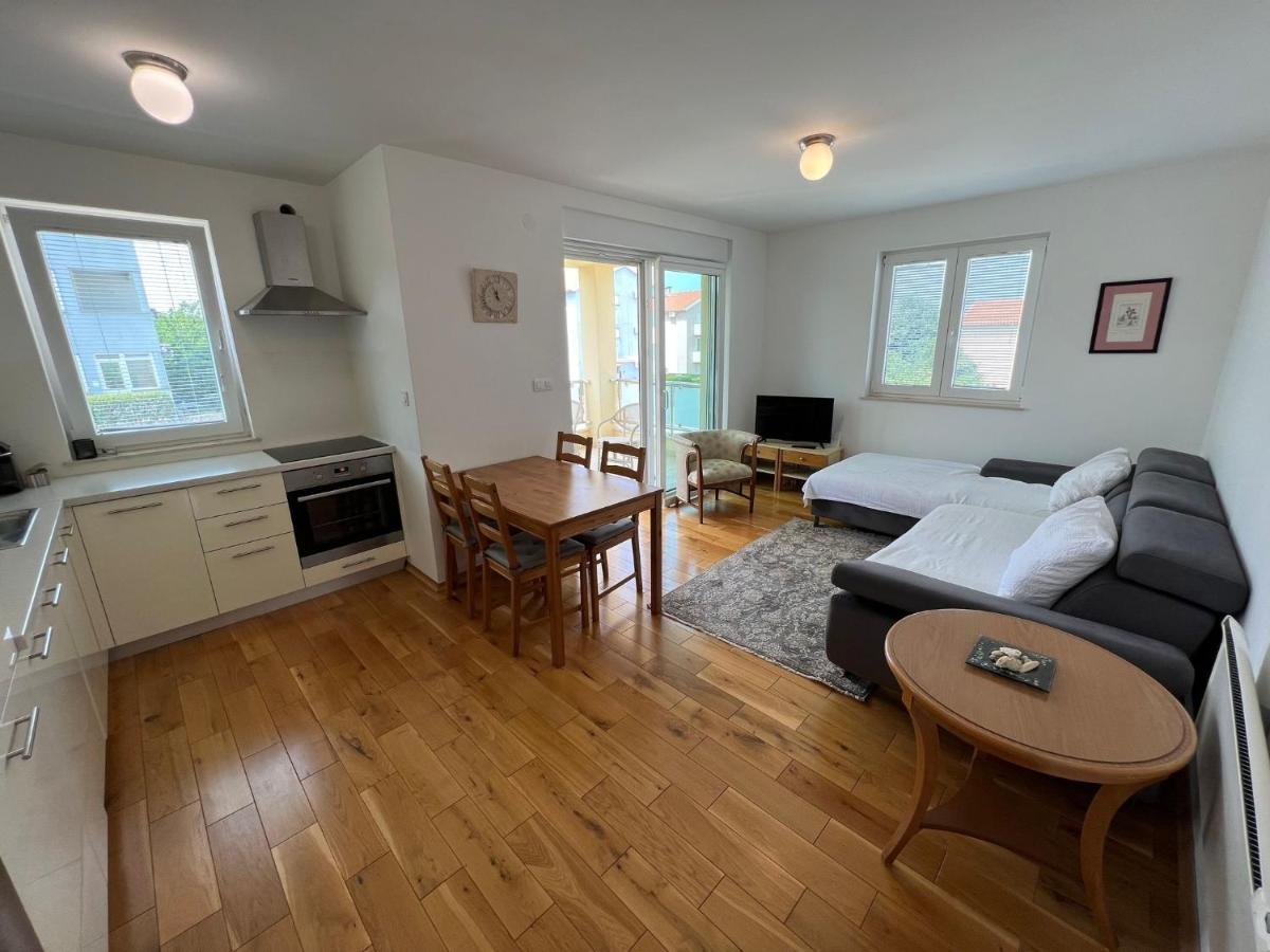 Apartman Sven マリンスカ エクステリア 写真